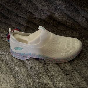Skechers slip ons